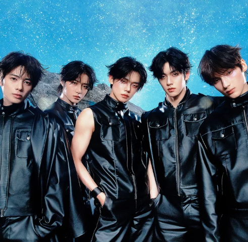 AboutMusicYT's tweet photo. Highest rated TXT songs of all time (via rateyourmusic):

1. Ghosting
2. Crown
3. Fairy of Shampoo
4. Eternally
5. Blue Hour
6. Blue Orangeade
7. Can't You See Me?
8. 0X1=LOVESONG (I Know I Love You)
9. Drama
10. New Rules

11. Roller Coaster
12. I'll See You There Tomorrow
13. No Rules
14. Run Away
15. Maze in the Mirror
16. Our Summer
17. Anti-Romantic
18. Wishlist
19. 20cm
20. Dear Sputnik