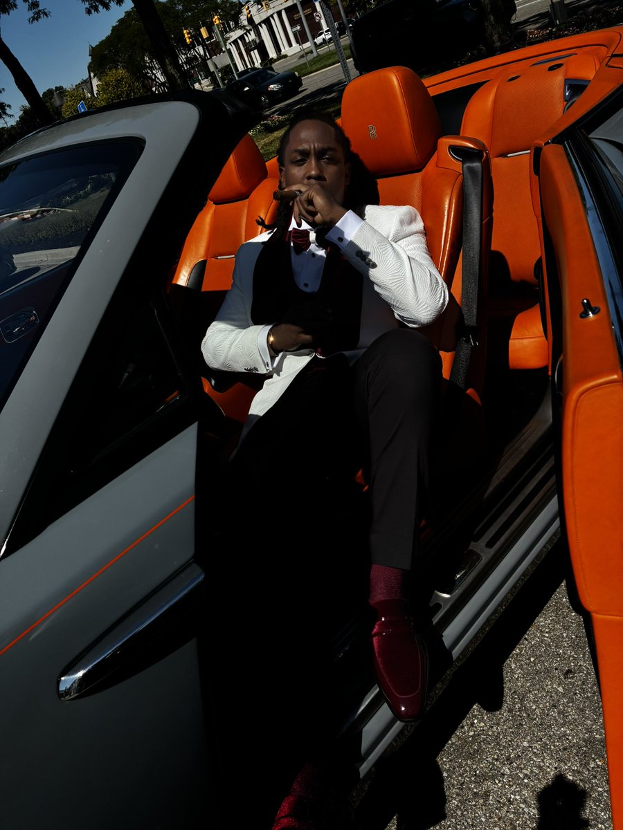 2switches1me's tweet photo. Boss shi btx I’m top slime 🐍 #richasf https://t.co/OJSt3WyFsd