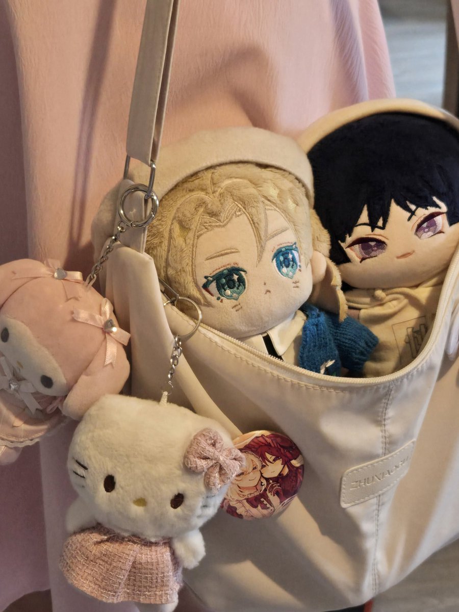 went to #Gamescom2025 with #scarabedo 😼