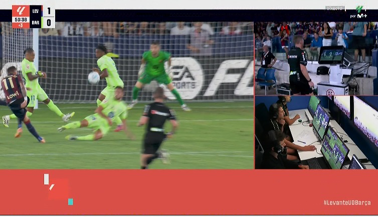 elchiringuitotv's tweet photo. 👉 ¡POLÉMICA! ¡POLÉMICA! ¡POLÉMICA! 👈

👀 El árbitro señaló penalti por esta mano de Balde...¿qué te parece? https://t.co/mXbIxW6Jvw