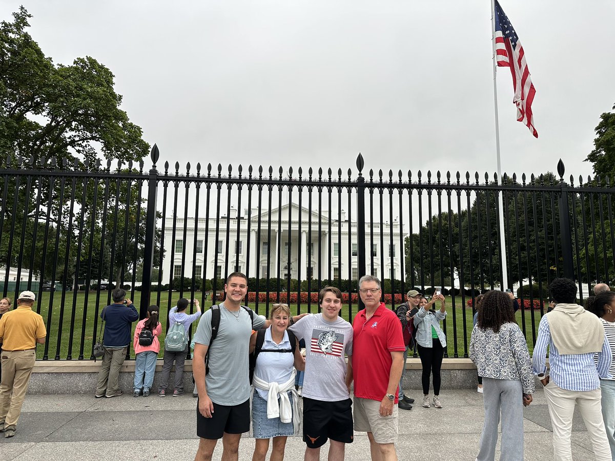 staceystring's tweet image. A little vacation to DC with the family. No one in my family besides me had been there.  It was a great 4 days.   We missed Nahla. She stayed with my sister