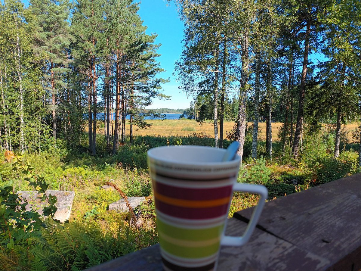 kristallnaach's tweet photo. 🤪 ach..alles gaaanz schlimm hier..
Nur 3 Mahlzeiten und 6 Tassen ☕️
☕ #Fika 😋 #Kaffeepause ☕
😜 endlich #Sonntagskuchen 😘
🇸🇪 #Prinsesstårta..💞 mmmhh
#Köttbullar #Pyttipanna #Lingon
#Schweden #Sverige #Sweden
#Elchenländle25 😆#Alleinlage?
🇸🇪#Värmland🌲#Wald 🌊#See https://t.co/FHgkE8oxo9