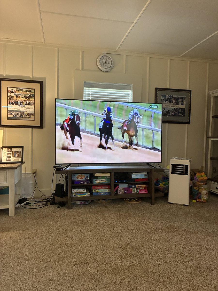 The Allen Jerkins was a great horse race like the ole days very competitive 🐎🐎