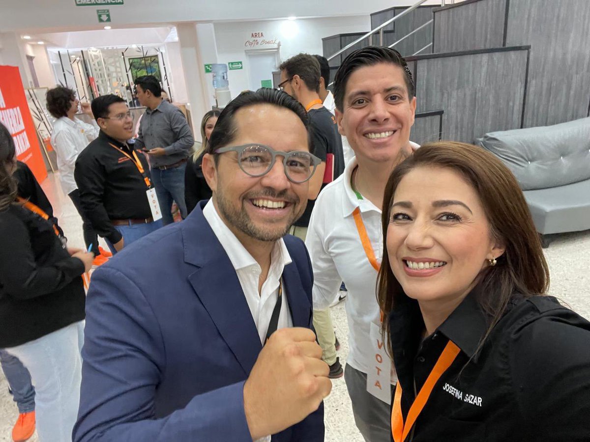 En San Luis Potosí seguimos construyendo la alternativa que México necesita.

Movimiento Ciudadano ya es la segunda fuerza política nacional y pronto será la primera.

Con gobiernos que cumplen y dan resultados, confirmamos que somos la Nueva Fuerza de México. 🇲🇽🧡