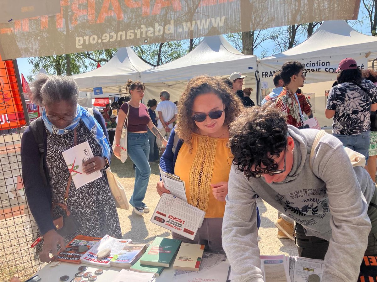 BDS France (@campagnebds) on Twitter photo La campagne BDS France est prĂ©sente aux Amfis de la <a href="/FranceInsoumise/">La France insoumise</a> jusquâĂ demain.
De nombreux et riches Ă©changes durant ces trois derniers jours sur notre stand et lors dâune intervention BDS pour agir en solidaritĂ© avec les Palestinienâąnes đ”đž La campagne BDS France est prĂ©sente aux Amfis de la <a href="/FranceInsoumise/">La France insoumise</a> jusquâĂ demain.
De nombreux et riches Ă©changes durant ces trois derniers jours sur notre stand et lors dâune intervention BDS pour agir en solidaritĂ© avec les Palestinienâąnes đ”đž