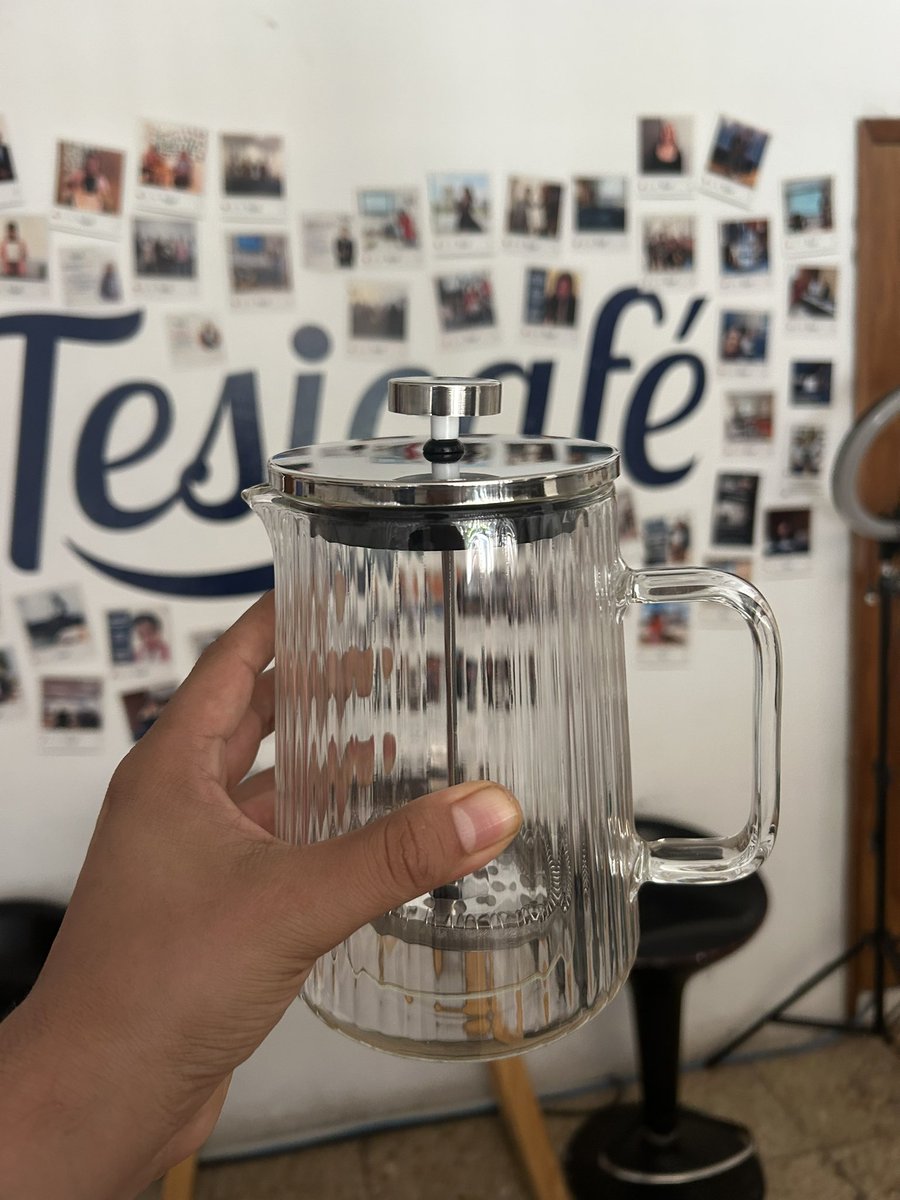 Tenía rato sin pasar por aquí, pero esta semana fue… pues arrancamos la 2ª edición del seminario Ser Humanx en tiempos de IA, la UNAM tuvo su feria de libros y llegó la prensa de café ☕📚. 

Gracias a quienes hacen posibles estos espacios de aprendizaje y co-investigación ✨