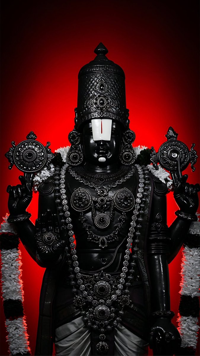 pandeyrahul8175's tweet image. काले पत्थर में छुपा है, प्रकाश अमर अपार,
शंख-चक्र धारी प्रभु, करते सबका उद्धार।
मंगलमूर्ति वेंकटेश, भक्तों के रखवाले,
शरण में जो आए उनकी, किस्मत सदा संभाले।
#Venkateswara
#TirupatiBalaji
#LordVishnu
#Bhakti
#Hinduism
#SanatanDharma
#Divine
#ShreeHari
#Bhagwan
#Blessings