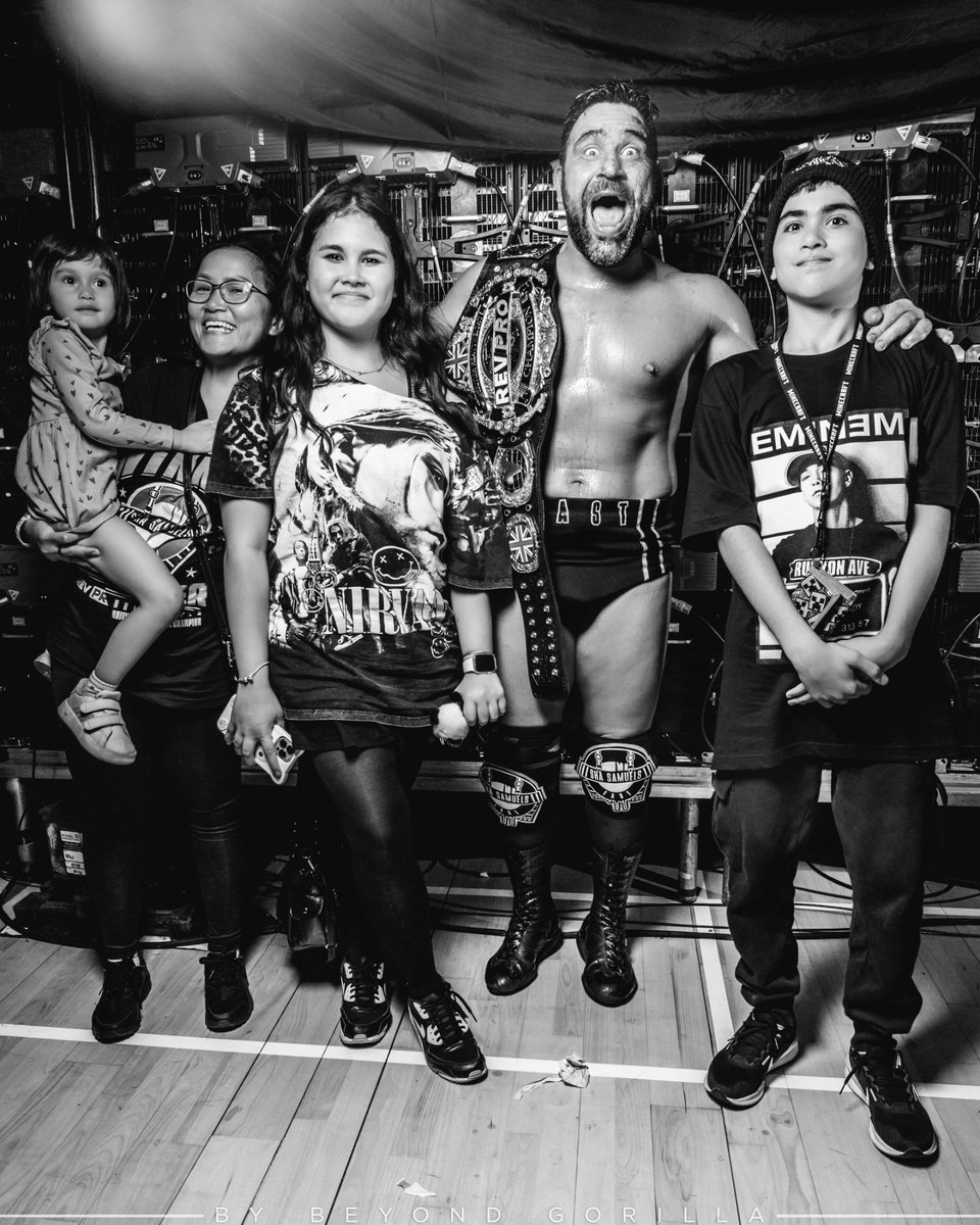 BeyondGorilla_'s tweet image. AND NEW.

The East End Butcher is your new Undisputed British Heavyweight Champion!

@Shasamuels  | @revprouk 
By Beyond Gorilla.