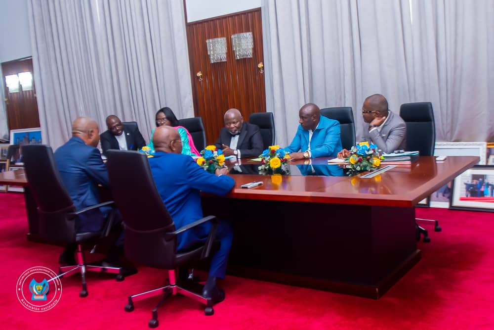 Moïse Makelele (@mosemakele1275) on Twitter photo #Infos_News
Le président de la chambre basse du parlement, l'honorable <a href="/VitalKamerhe1/">Vital Kamerhe</a>, a reçu dans son cabinet de travail, le VPM du Budget Adolphe Muzitu et son adjoint. Leurs échanges ont porté sur la préparation du projet de loi de finances pour l'exercice 2026. #Infos_News
Le président de la chambre basse du parlement, l'honorable <a href="/VitalKamerhe1/">Vital Kamerhe</a>, a reçu dans son cabinet de travail, le VPM du Budget Adolphe Muzitu et son adjoint. Leurs échanges ont porté sur la préparation du projet de loi de finances pour l'exercice 2026.
