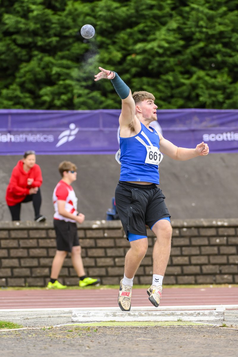 scotathletics's tweet image. THROW FAR
#SALtogetehr
Nice U17 throws gold double for Rhian Mitchell @KillieHarriers wins shot, discus
Well done !
@kevmitchell8 @RobertonBilly @Gillian52657828 @KillieHarriers @SAL_Coaching @SALDevelopment