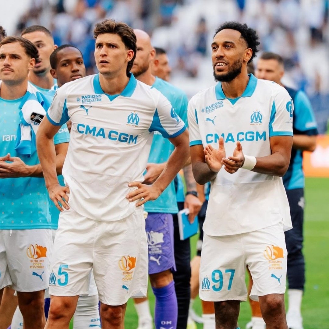 Aubameyang sur Instagram :

"Tout n'a pas été parfait aujourd'hui mais après cette semaine... On prend la victoire !!
À souligner l'entrée des minots 🤩
Allez l'OM 🤍🩵"