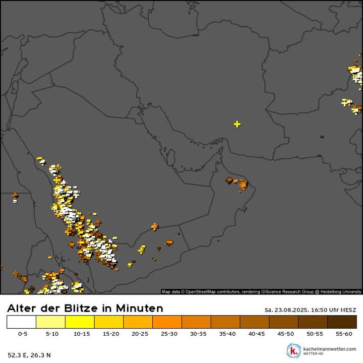 سبحان الله العظيم ماذا يحدث في مرتفعات غرب وجنوب غرب شبه الجزيرة العربية حالياً يفوق الخيال.

عواصف رعدية قوية جداً وصواعق وبروق لا تتوقف بمعنى الكلمة.

طبعاً هذا وقت العواصف الرعدية في تلك المناطق.