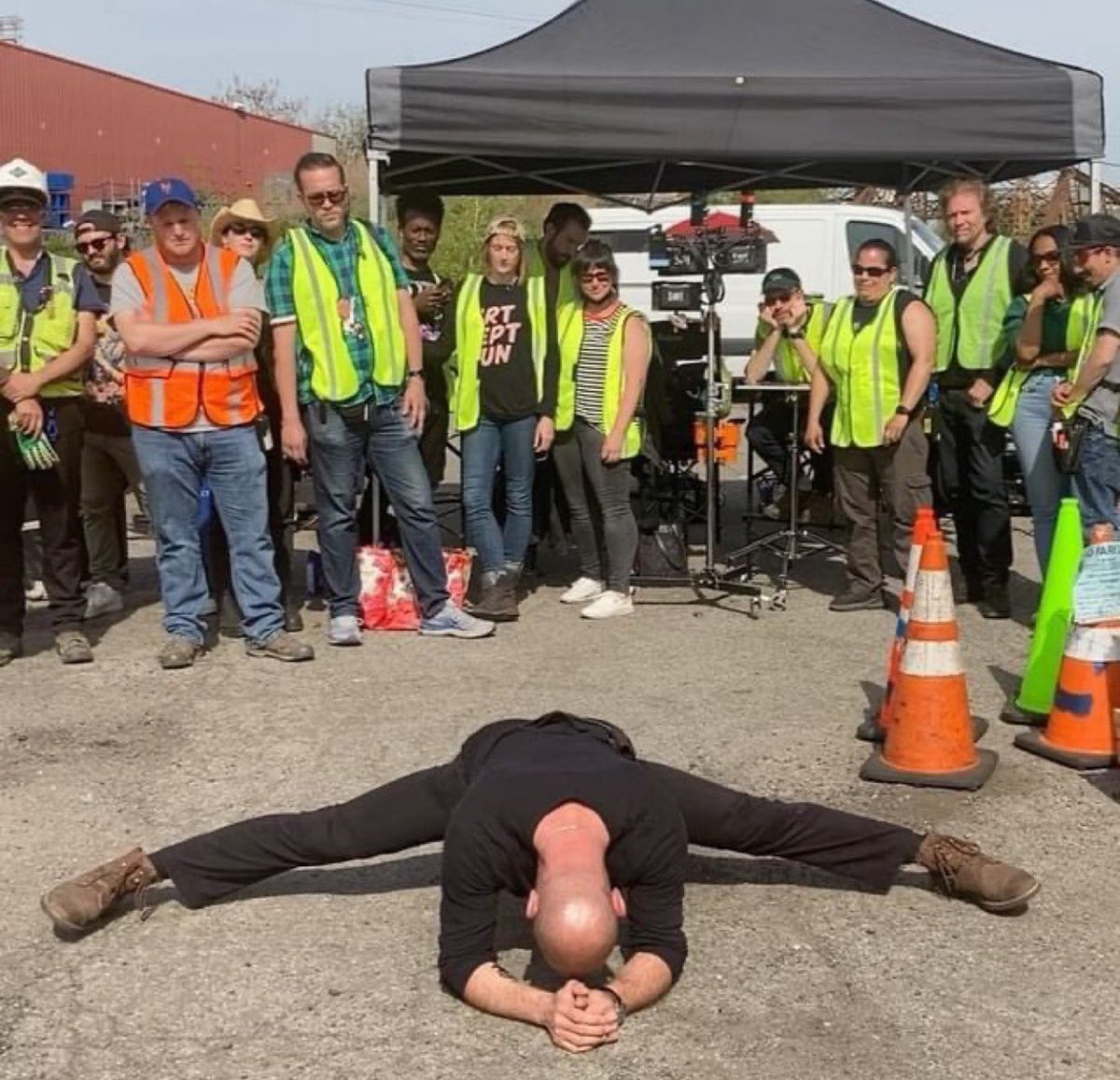 Andrew Tate came out the plant today. 
Not sure what this was about.  
He blocked me.