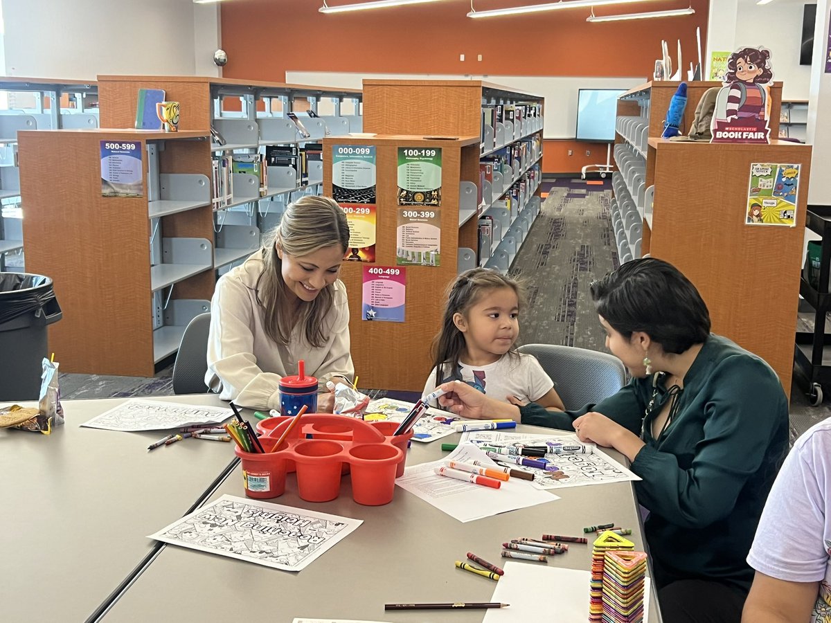 Eastlake_Middle's tweet image. Our first Coffee with the Principal of the school year! Thank you parents for your support and trust in #TeamSISD and Eastlake Middle School! #GameOn #ConnectionConsistencyCommitment 💜🐦‍⬛🩶 @BelleApuan_ELMS @yirigo_
