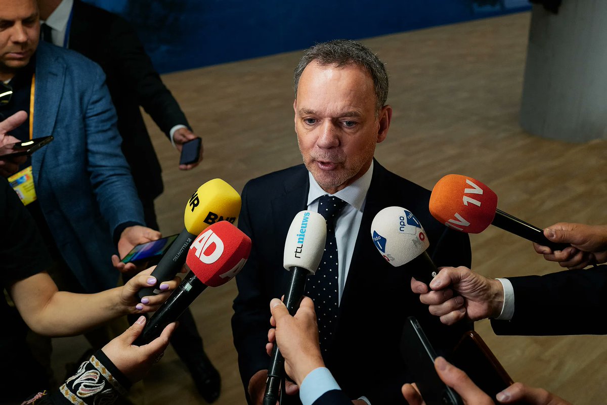 🇳🇱 BREAKING: 🚨 NINE DUTCH MINISTERS RESIGN IN SUPPPORT OF GAZA 👏🏻 

After the government in Amsterdam refused to impose "significant sanctions" against the Israel regime, nine cabinet members made a precedent-setting move by resigning today.

Caspar Veldkamp, the Dutch Minister