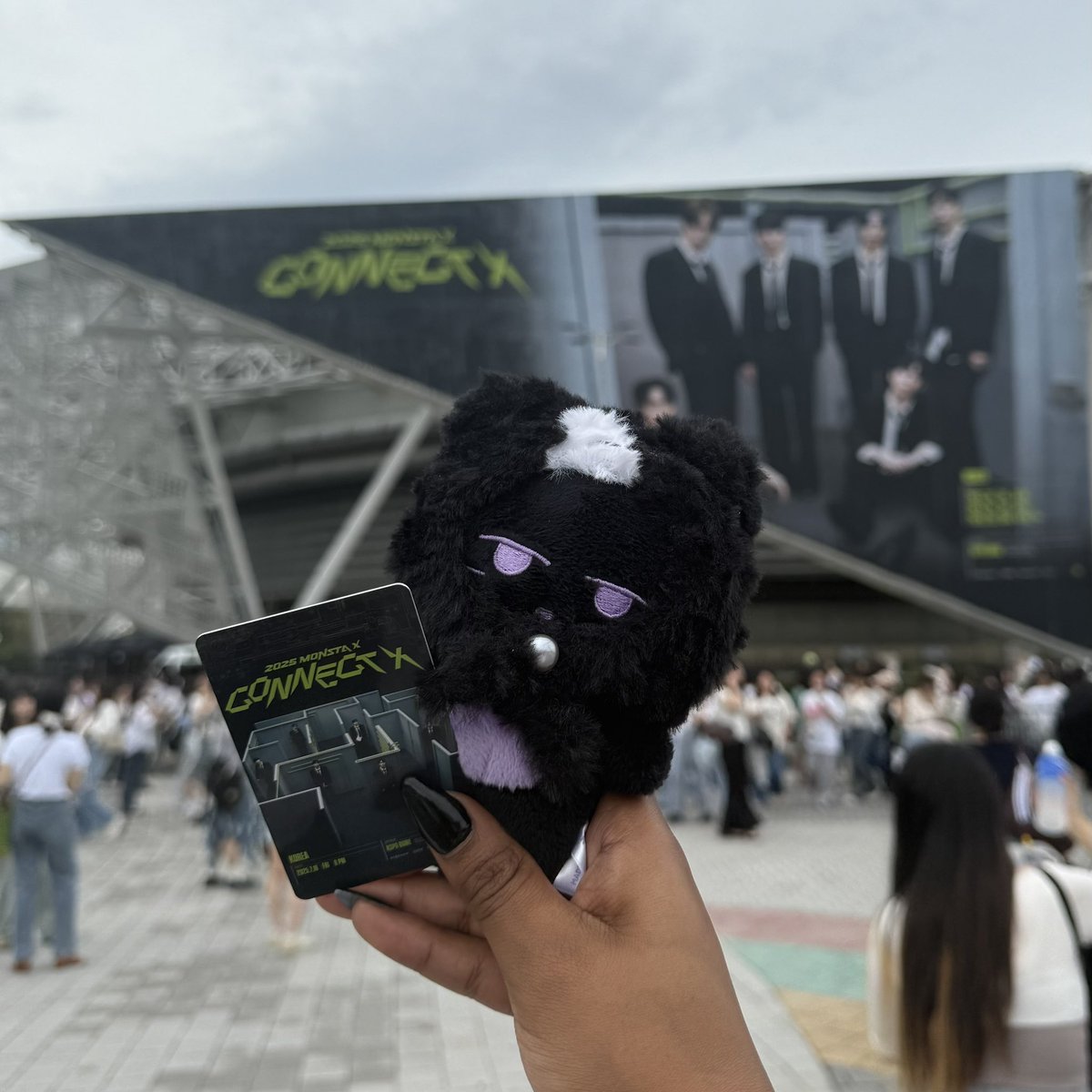 imananyaim's tweet photo. My Do What I Want moment is flying out to Seoul to see Monsta X for the first time, meeting all my Monbebe friends, and making beautiful memories I’ll cherish forever 💜💚✨️

#몬스타엑스 #MONSTAX #MONSTA_X #THEX #DoWhatIWant #DWIW_Moment https://t.co/MLP1mSXJUe