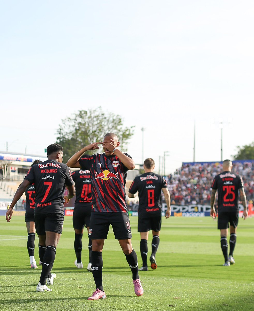 Red Bull Bragantino encerra a sua PIOR sequência de derrotas na história do Brasileirão:

8 DERROTAS consecutivas.

OBRIGADO, FLUMINENSE!