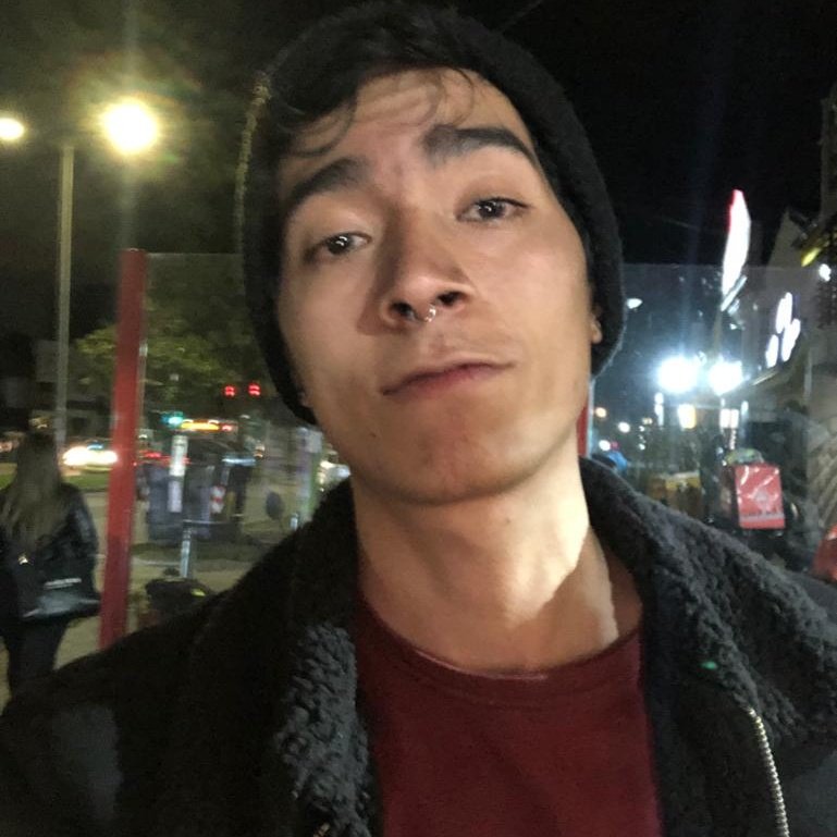 👑🦎: Death makes angels of us all and give us wings when just there were shoulders