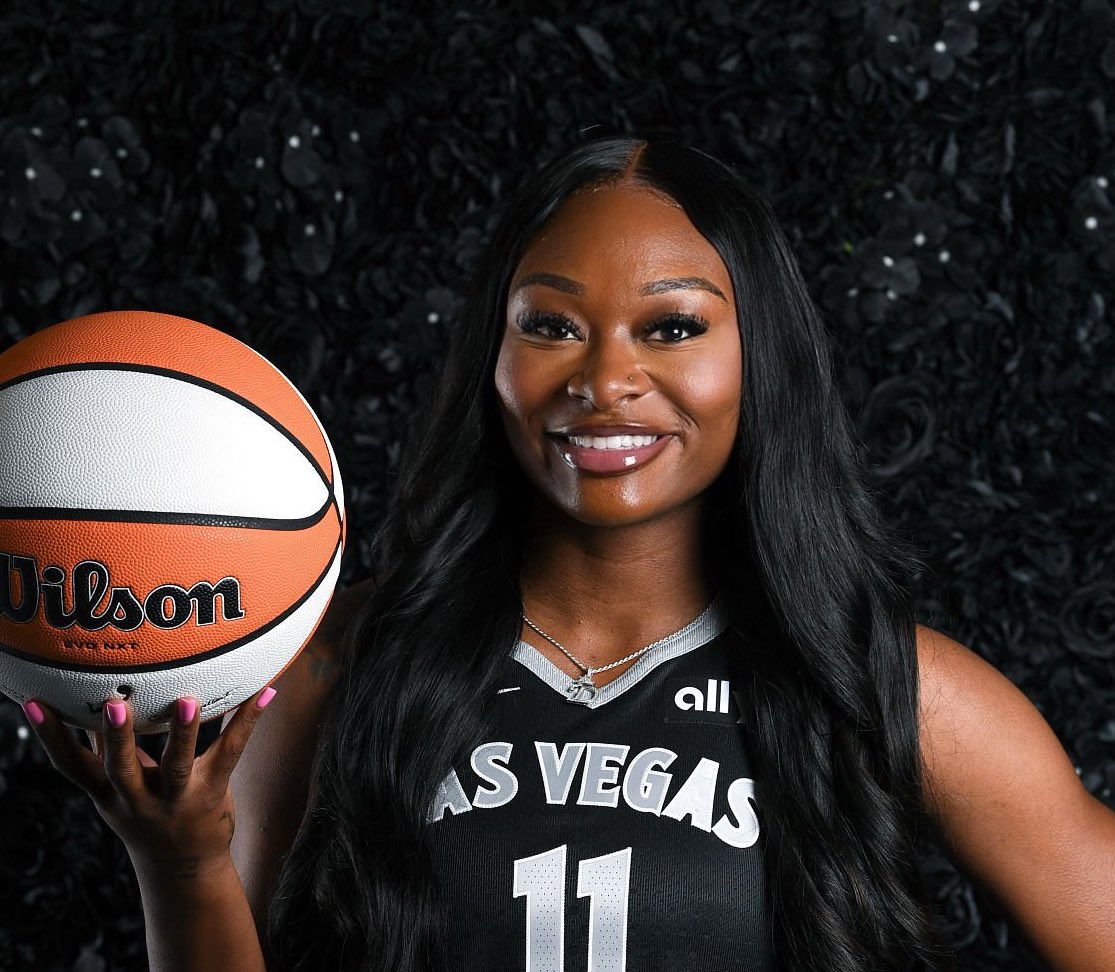 I talk hoops 🏀 tweet media