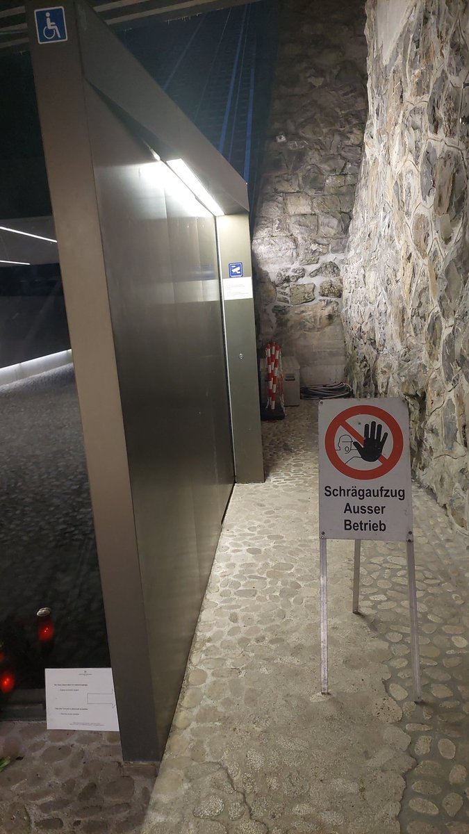 Warum fährt eigentlich oft eine der 2 Gütschbahnen nicht ? Defekt oder extra abgestellt ? Defekte gibt es immer und überall, aber soooo viele wie bei der Gütschbahn sind schon auffällig !

#gütschbahn #gutsch #hotel #gütsch #luzern