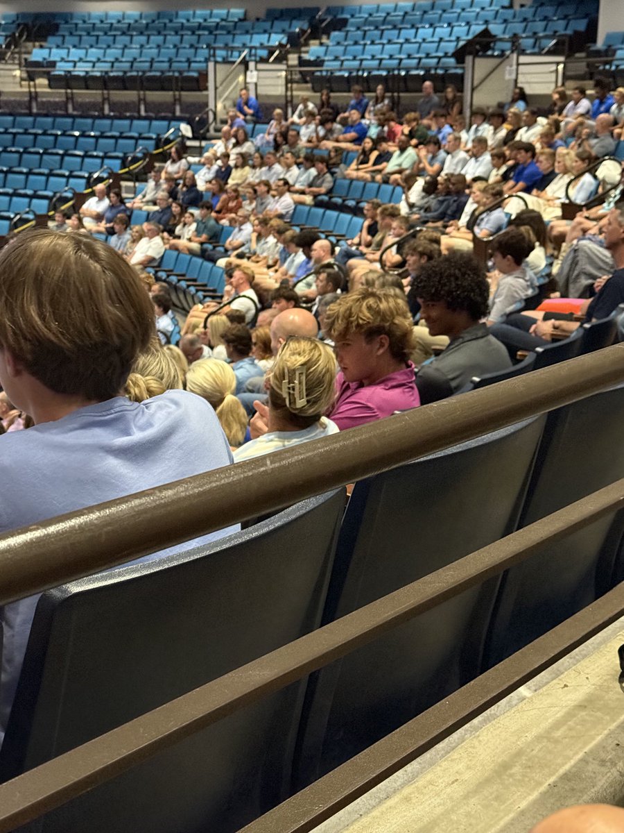 Great to be at our football program beginning of the year Mass. thanks to ⁦<a href="/RockPastoral/">Rockhurst Pastoral</a>⁩  and our Jesuits, coaches, parents and young men. AMDG