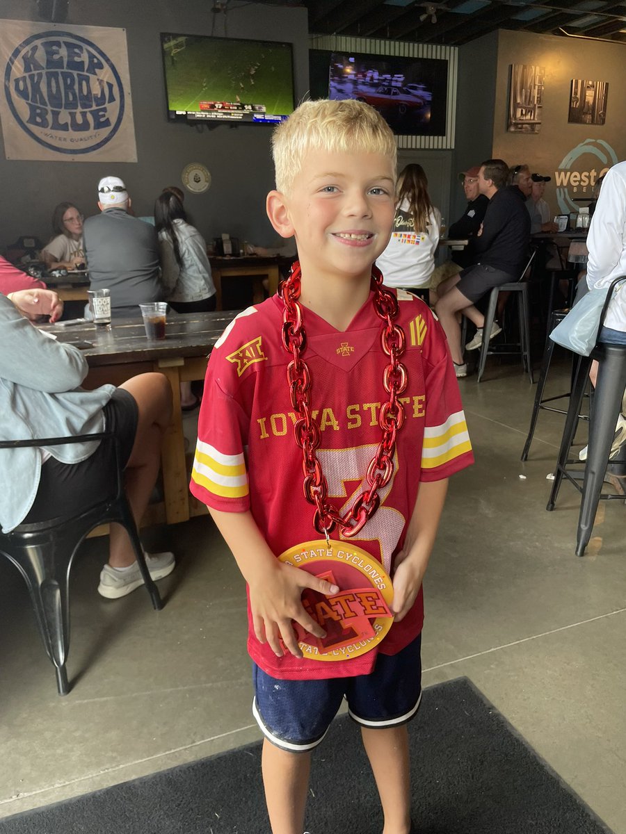 Batch40oz's tweet photo. Celebrating a Cyclone Victory #HappyHourStyle w/ Prairie Fire & the Family from @westobeer cheers to @IowaEverywhere & @cyclonefanatic for the awesome lead up to the season, now to finish the night w/ Pork Tornadoes ๐ช๏ธ per @koshiz https://t.co/qoBtrPy9Pv