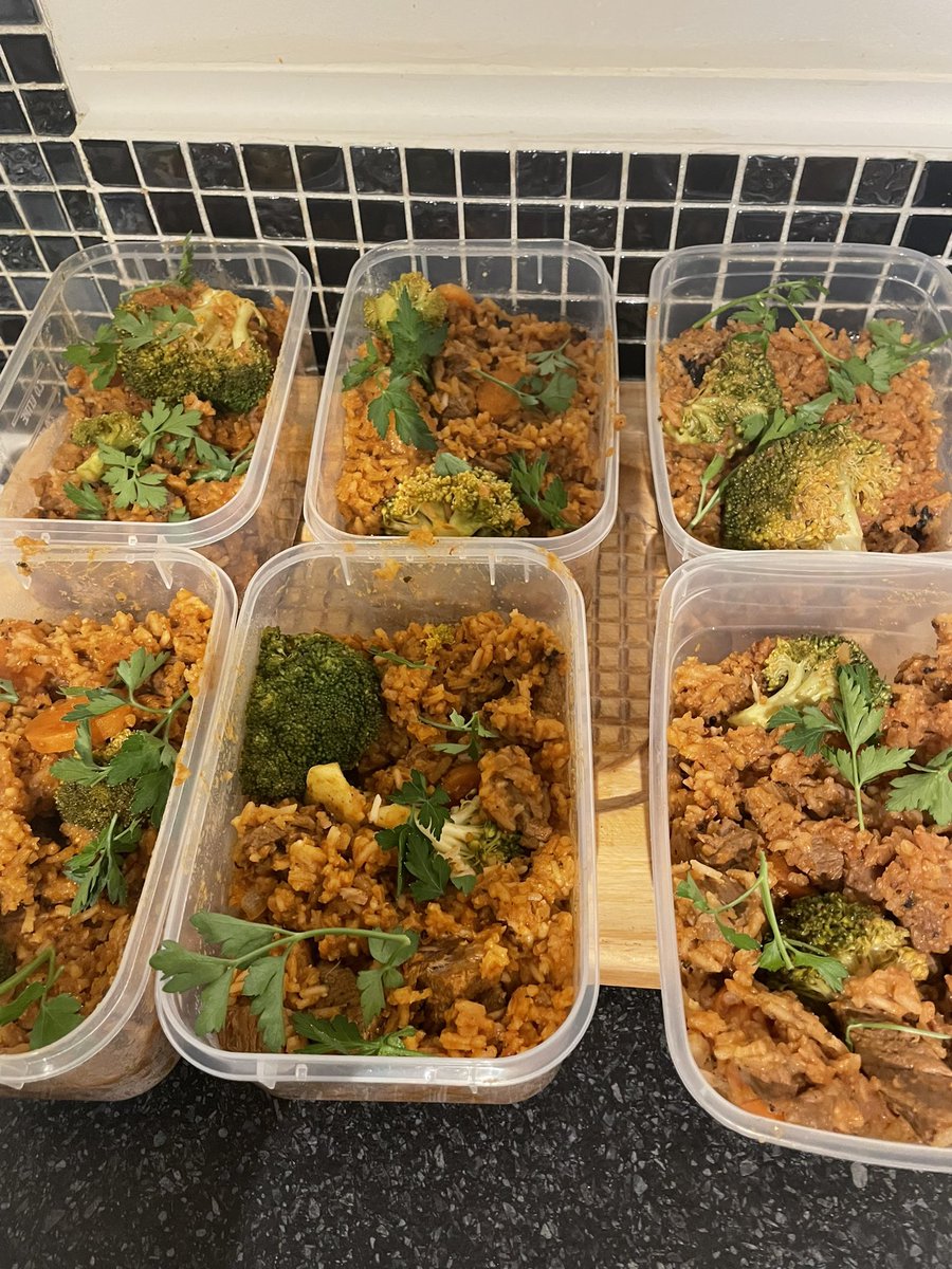 #mealprep for the week ahead,
Overnight oats and Beef Pilaf