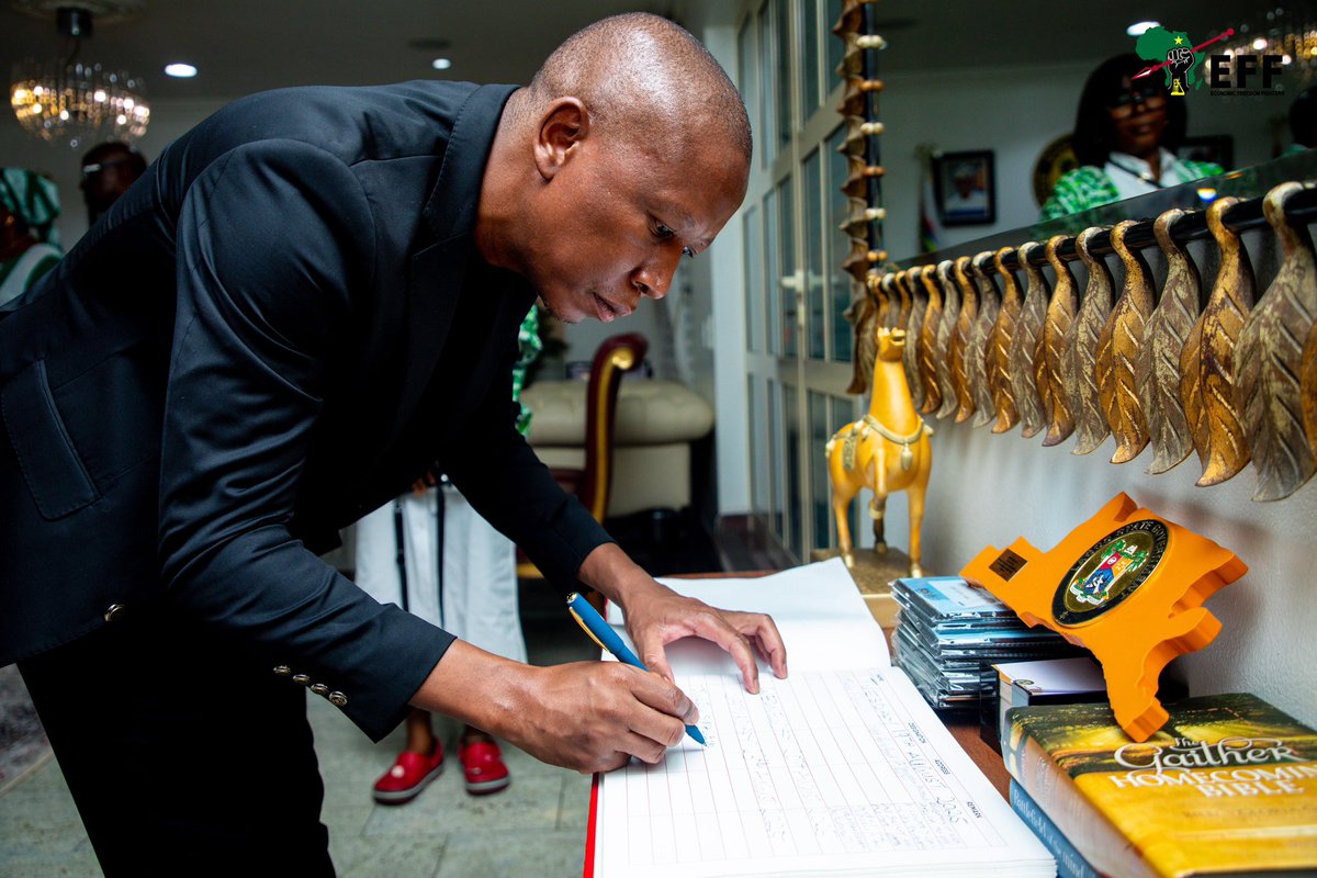 EFFSouthAfrica's tweet image. President @Julius_S_Malema signing the visitors’ book at the Governor’s House. This gesture serves as a lasting record of the President and CIC’s visit, marking the moment in the official history of Lagos State. The act symbolises respect, friendship, and mutual recognition…