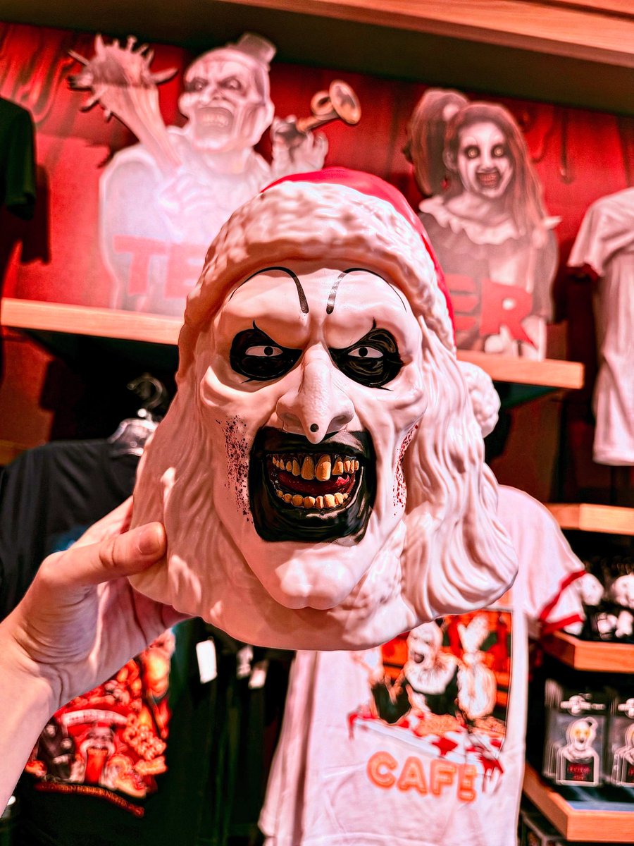 Got the Terrifier Popcorn bucket today at <a href="/UniversalORL/">Universal Orlando Resort</a> #Terrifier #ArtTheClown #Orlando #UniversalStudios