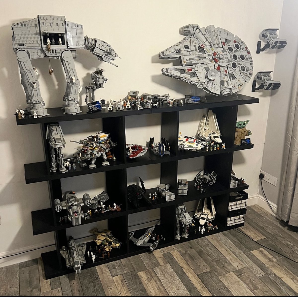 Tact_Op's tweet photo. #LEGOStarWars #LEGO #StarWars. 🧱🛠️🏗️

(The UCS Imperial Star Destroyer is currently being built.) https://t.co/x2NSK2Vs2c