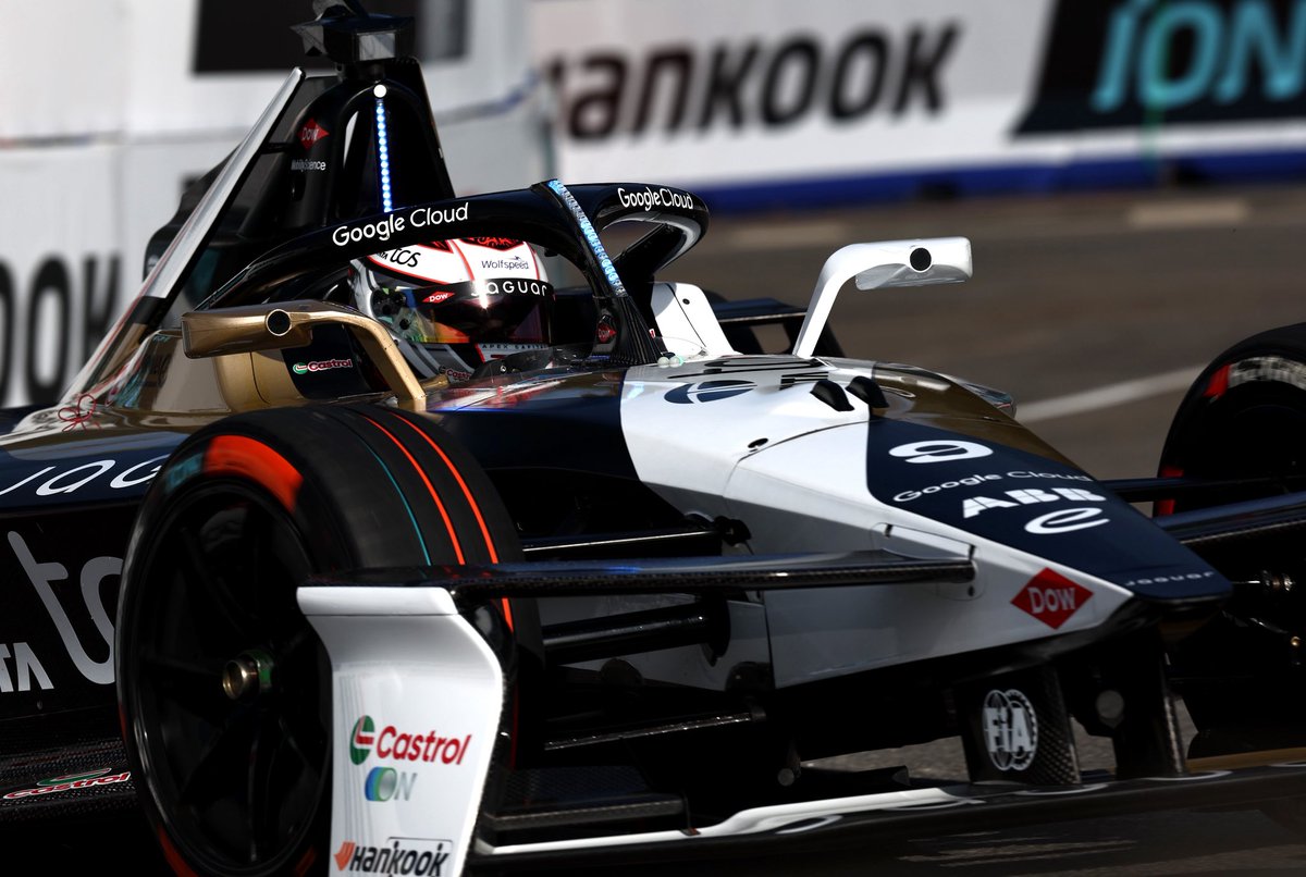 Season 11 was the first #FormulaE season in which <a href="/JaguarRacing/">Jaguar TCS Racing</a> won five races (having won four races in each of the last three seasons).