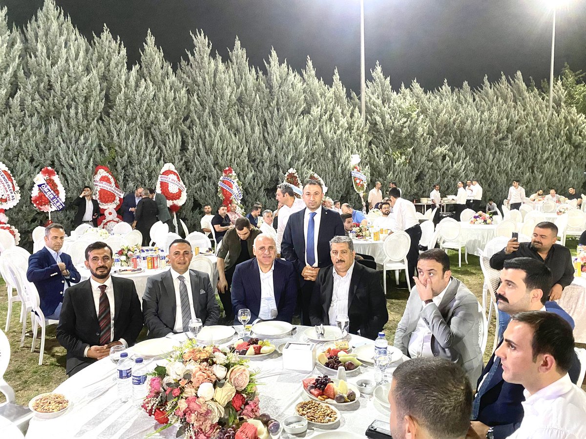 Düğünümüze teşriflerinden dolayı Valimiz Sn.Murat ZORLUOĞLU’na ve tüm misafirlerimize teşekkür ederiz.