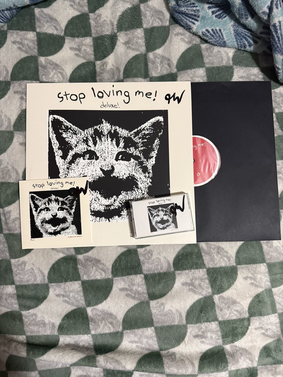iocriis's tweet photo. luh calm haul https://t.co/xmD0E753db