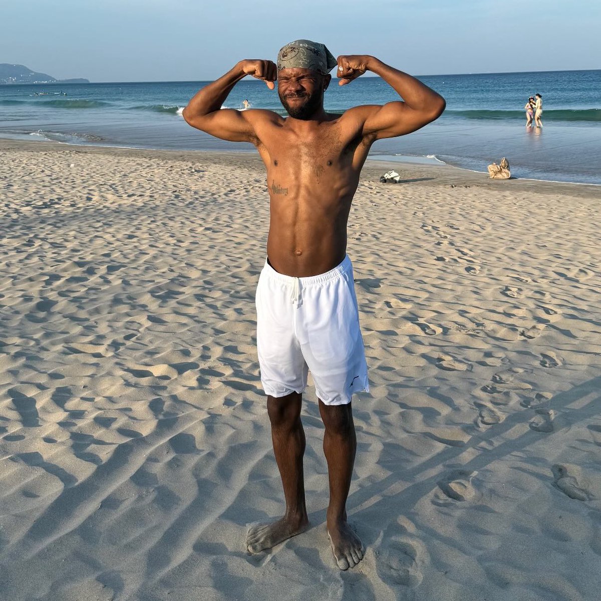 Frank Ocean just posted 2 new photos on his Instagram🤯