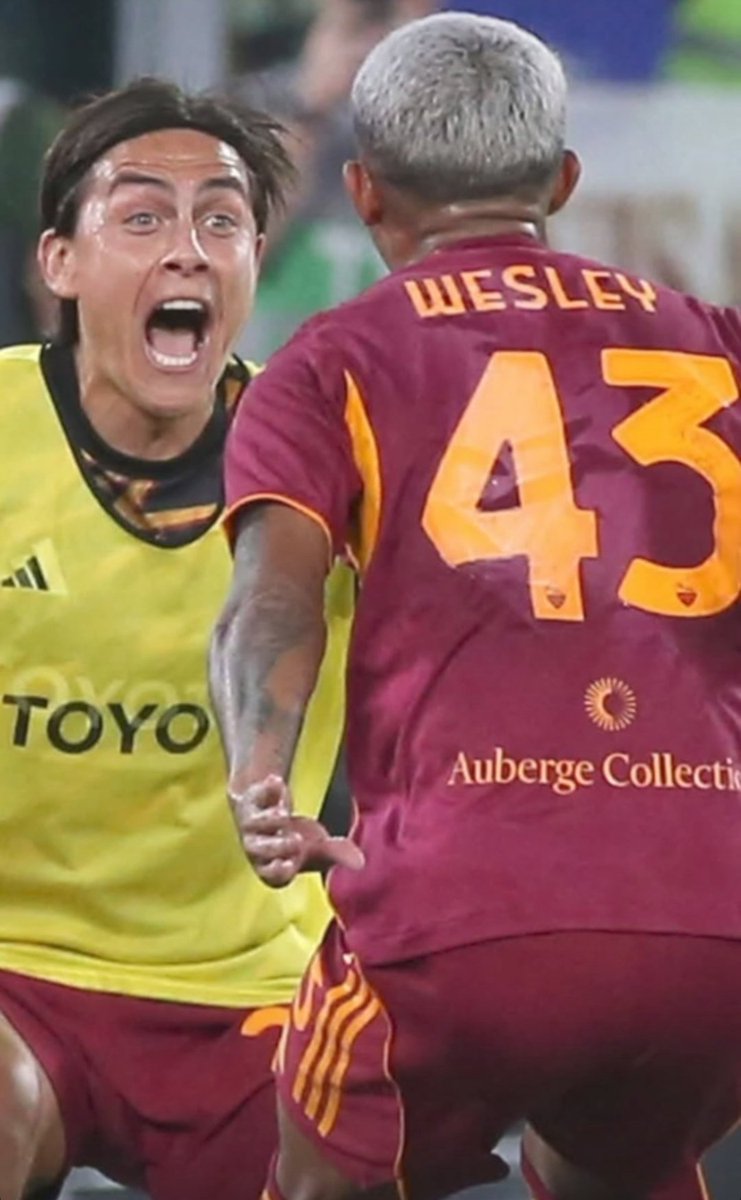 AsrCocozza's tweet image. Dajeee!! 🟨🟧🟥 #RomaBologna