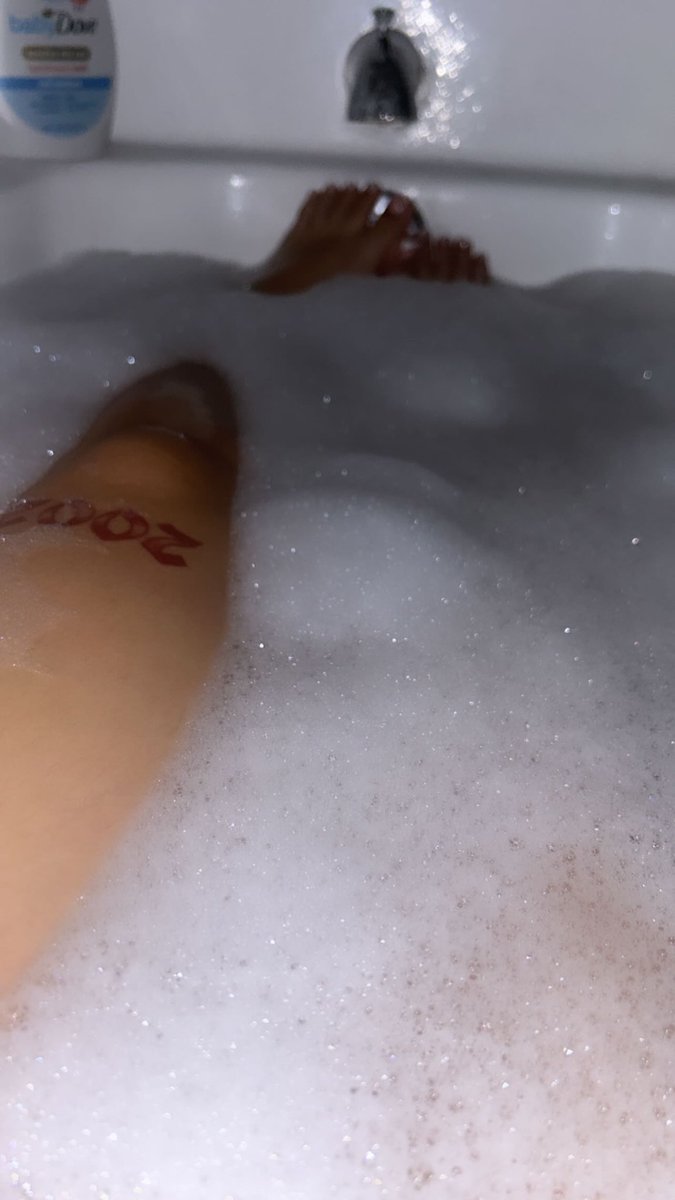 Who’s up 
Rt Rt Rt Rt 
U down to link chill n have some fun n smoke 💨💦👅🥰
Let have fun tn #linkup #meetup