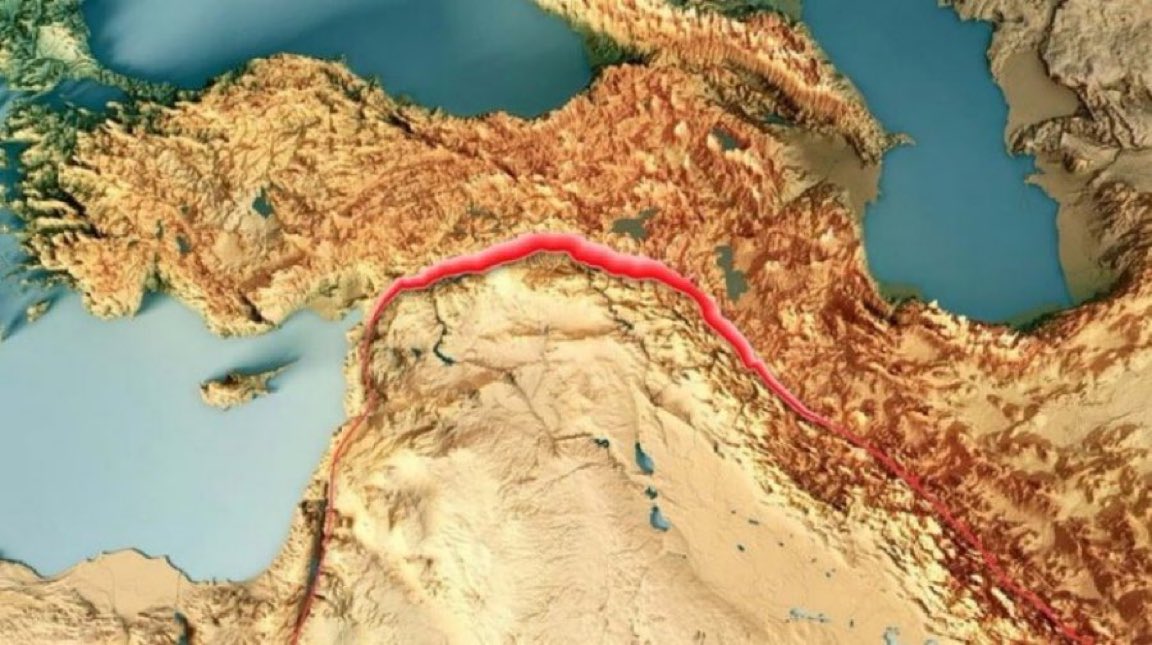 Bilim insanlarının yeni keşfettiği fay hattıyla Türkiye'nin, Orta Doğu'dan uzaklaştığı ortaya çıktı.