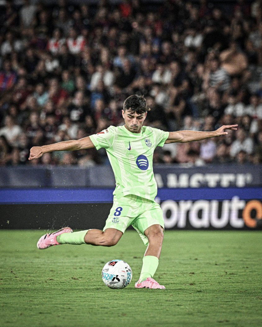 ESPNFC's tweet image. Ran the middle of the pitch, scored a golazo and was named MOTM.

Another game, another masterclass by Pedri 💎