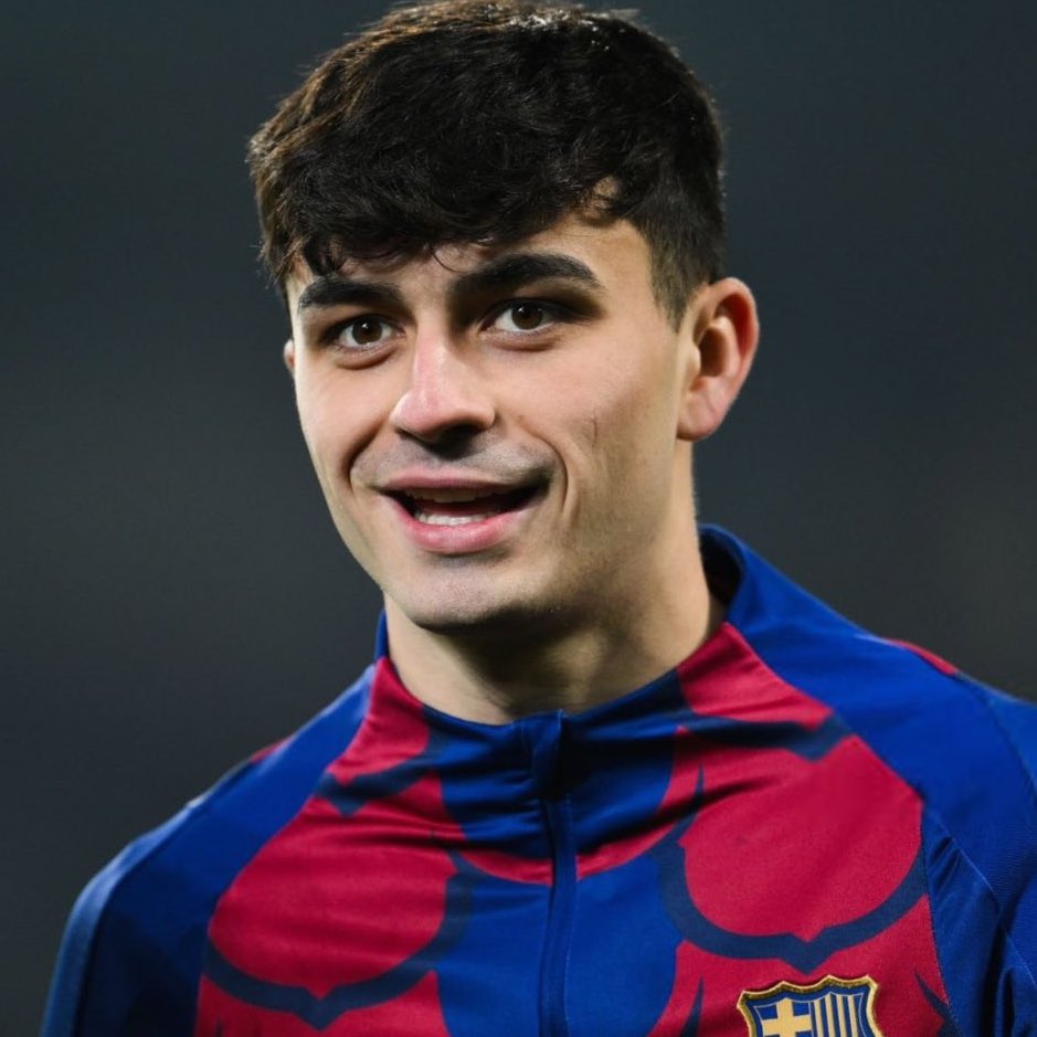 BlazquezFont's tweet photo. España debe ser el único país en el que se critica e infravalora a Pedri y Gavi por el simple hecho de que juegan en el Barça. Su temporada pasada ya fue excelente, pero esta apunta a ser mejor. Ni Hernández Hernández ha podido con la sala de máquinas del Barça. #FCBarcelona https://t.co/qPXA1KgVYJ