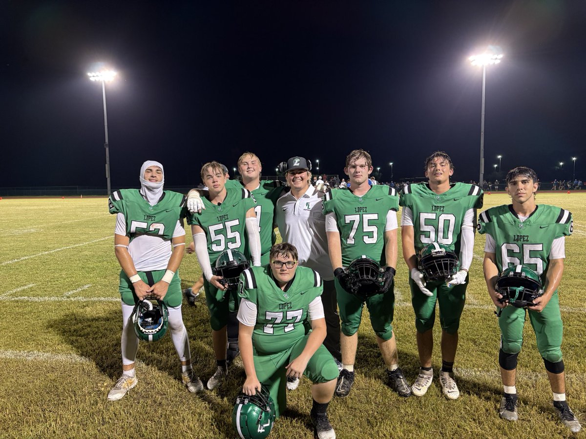 gabbard_caden's tweet image. Hard fought battle from these boys! Getting better every week. @Miles_venn @Zimmerer_V #workdifferent