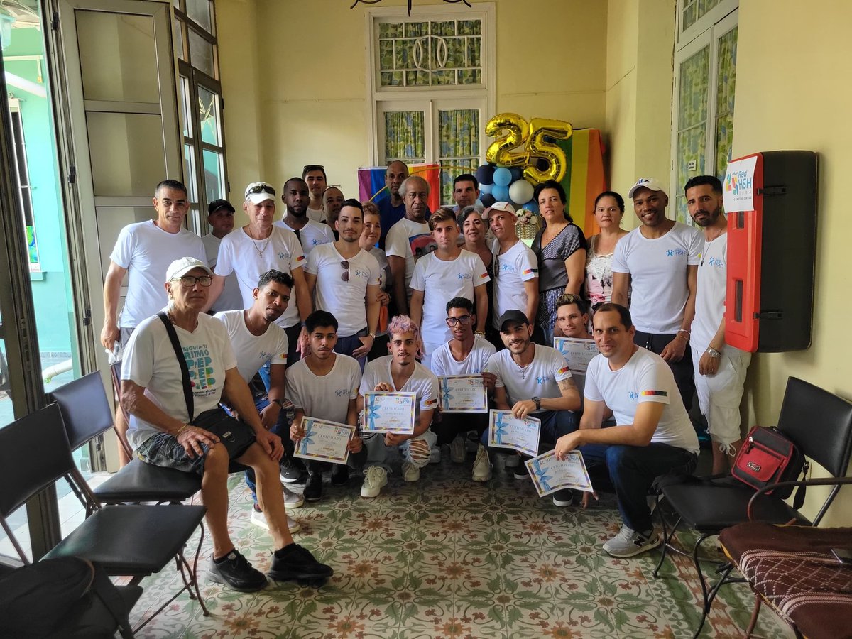 redhshcuba's tweet photo. Siguen las celebraciones 🎁🥳🎊por el 25 aniversario de la Red .
En esta ocasión desde la provincia de Sancti Spíritus.

Llegue a tod@s sus activistas , colaboradores y especialistas las felicitaciones desde la Coordinación Nacional. 

#redhshcuba
#redhshcuba25aniversario https://t.co/pAX5Dge1Wy