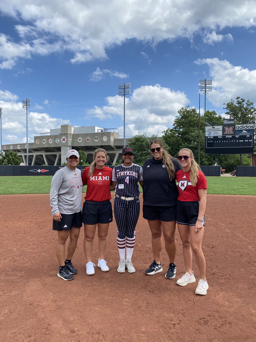 National Esparza 🚂 tweet media
