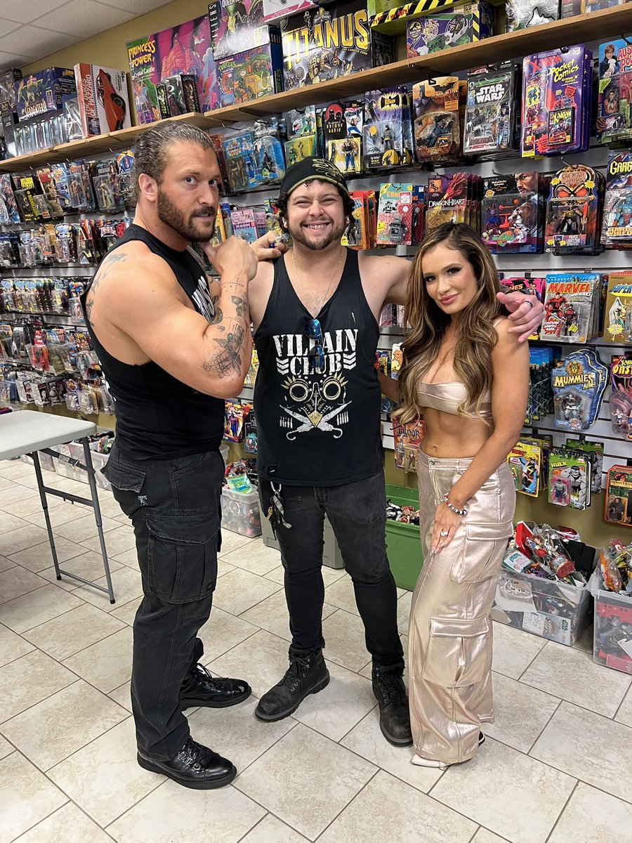 Christopher (Deathless) ๐ (@segador_delta) on Twitter photo Beyond blessed. Iโm so happy I met these two legends. Thank you <a href="/realKILLERkross/">Kevin Robert Kesar</a> and <a href="/Lady_Scarlett13/">Scarlett Bordeaux</a> you both are so genuine!
#WeWantKross Beyond blessed. Iโm so happy I met these two legends. Thank you <a href="/realKILLERkross/">Kevin Robert Kesar</a> and <a href="/Lady_Scarlett13/">Scarlett Bordeaux</a> you both are so genuine!
#WeWantKross