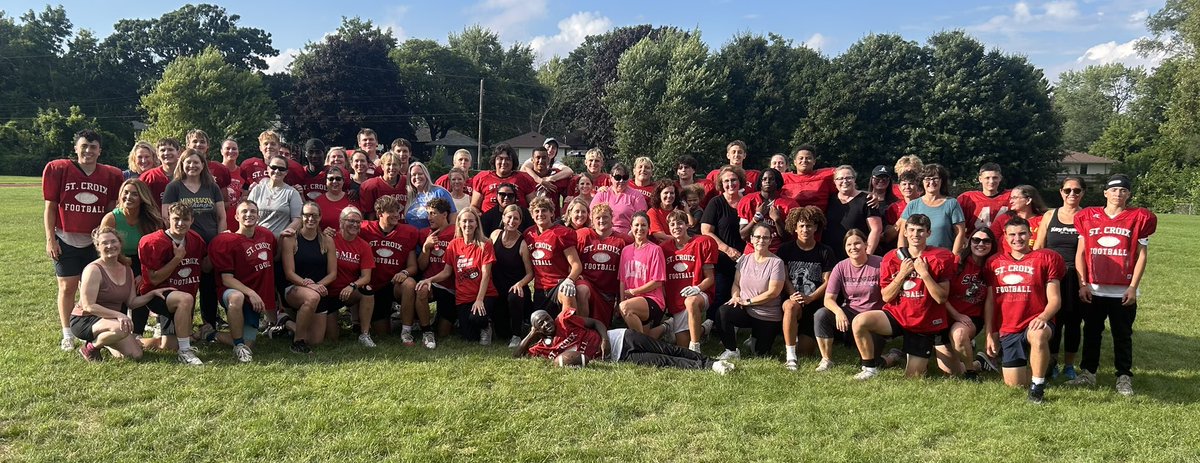 Grateful for the <a href="/StCroixLutheran/">St. Croix Lutheran</a> 🏈 moms and happy to have them as our guests at practice last night! Thanks for all you do!! 60% #DayByDay