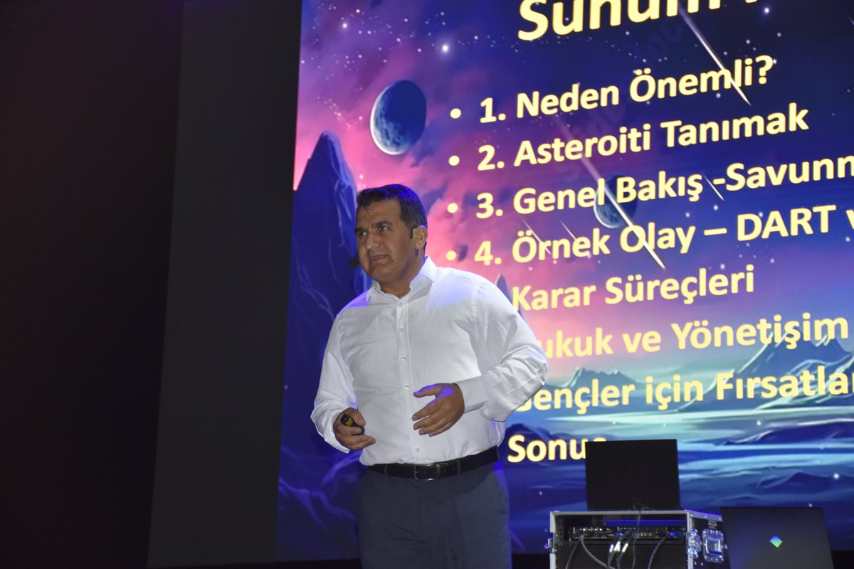 Karacabey LongozFest 2025’te Perseid Meteor Yağmuru gökyüzünü büyüledi.
 
Eski Liman Konseri ile coşkumuz doruktaydı. 

Doç. Dr. Ahmet Dervişoğlu, Prof. Dr. Memduh Sami Taner ve Prof. Dr. Erol Kam ile bilim ve sanatı bir arada yaşadık 🔭

#LongozFest2025 #PerseidMeteorYağmuru