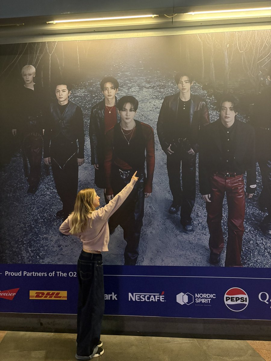 ipkwon04's tweet image. I didn’t have an Enhypen London concert ticket but I was at the stadium at that time, now I’m going to Manchester good luck to me at the concert🩷😍
#WALKTHELINE_IN_MANCHESTER 
#WALKTHELINE_IN_EUROPE 
#WALKTHELINE_IN_LONDON 
#ENHYPEN