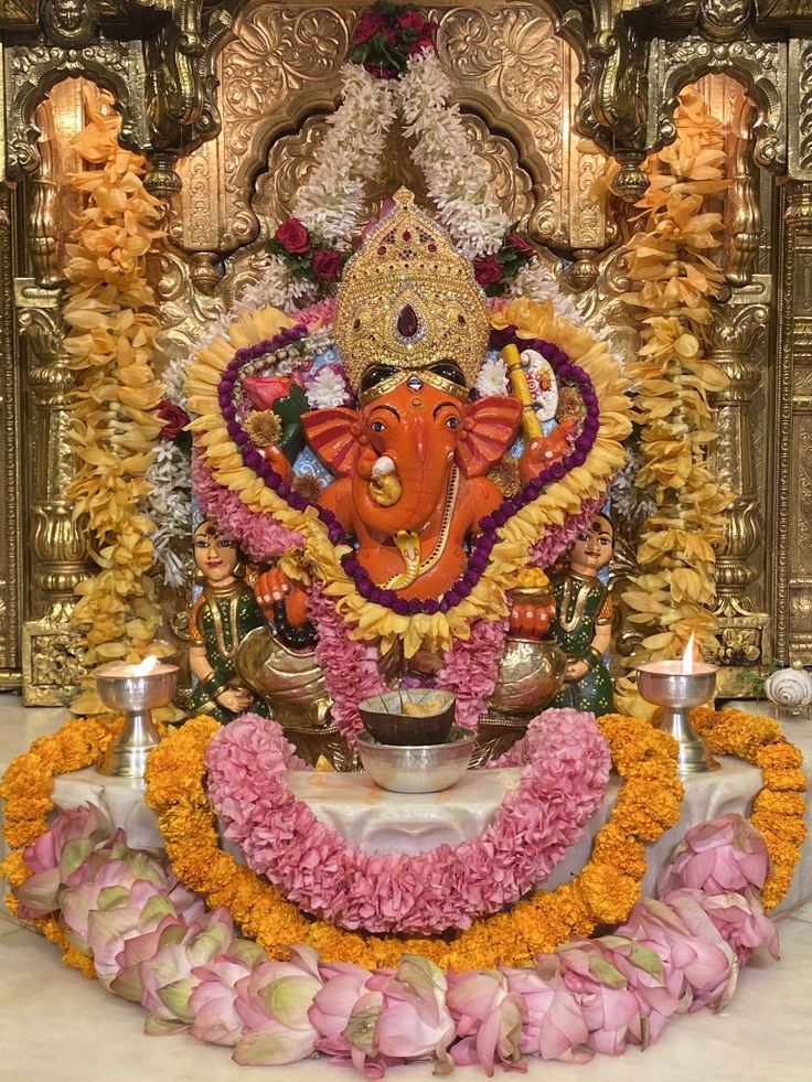 "Removers obstacles, bring peace __ Blessings of Ganesha 🙏✨"
         Om sri Ganesay namah: