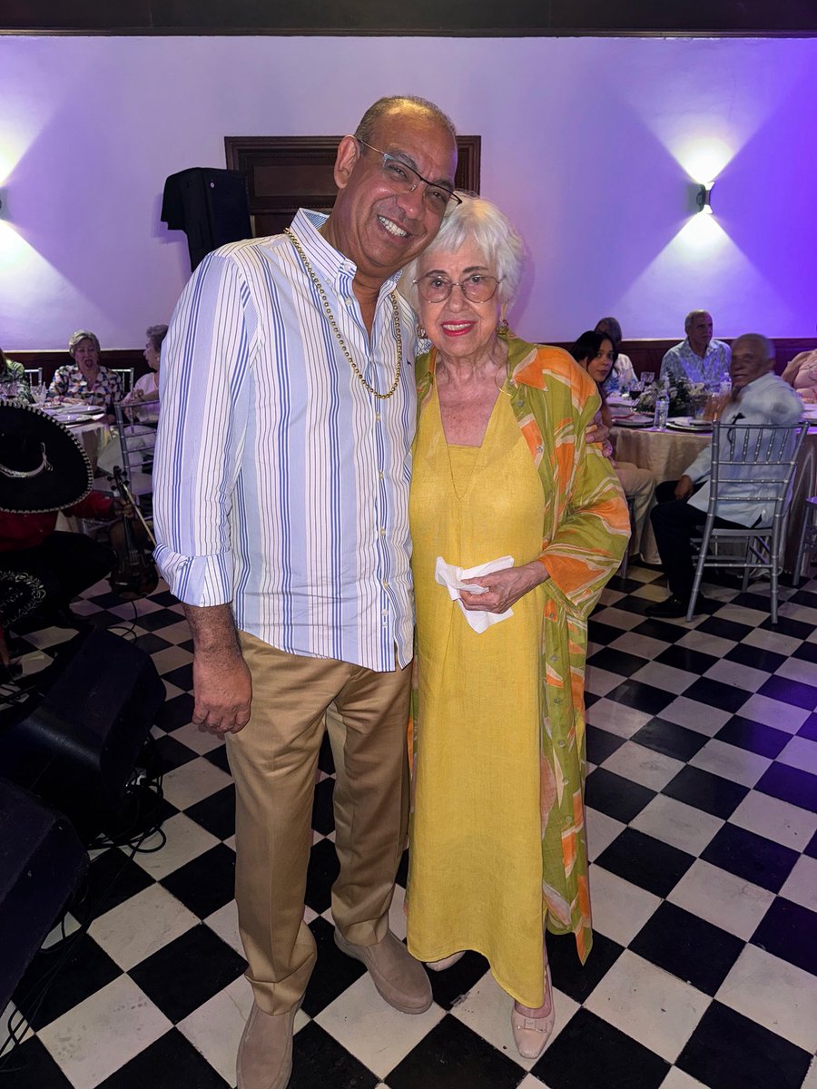 Deligne Ascención (@deligneab) on Twitter photo Hoy celebramos el cumpleaños de la doctora <a href="/OrtizBosch/">Milagros Ortiz Bosch</a> , quien ha sido para mí mucho más que una mentora política: una madre ideológica, por su cariño, afecto y orientación constante.
Su ejemplo de integridad, compromiso democrático y amor por la patria ha marcado mi vida y la Hoy celebramos el cumpleaños de la doctora <a href="/OrtizBosch/">Milagros Ortiz Bosch</a> , quien ha sido para mí mucho más que una mentora política: una madre ideológica, por su cariño, afecto y orientación constante.
Su ejemplo de integridad, compromiso democrático y amor por la patria ha marcado mi vida y la