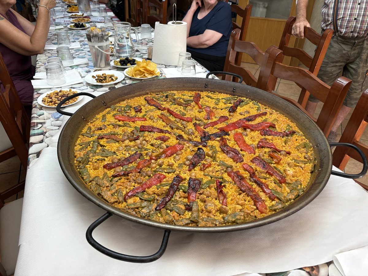 Cecilia Azorín (@ceciliaazorin) on Twitter photo Spanish paella. Made at home for 22 people #Family #Holidays #Summer. Last days before returning to work… Spanish paella. Made at home for 22 people #Family #Holidays #Summer. Last days before returning to work…