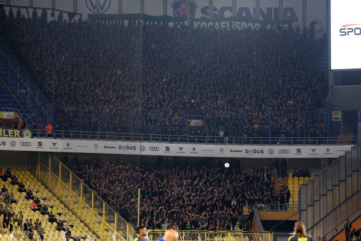 tribünde yüksek lisans #Kocaelispor 
<a href="/hodrimeydantd89/">Hodri Meydan</a>